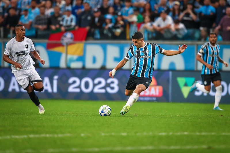 Grêmio jogou bem e martelou muito, mas perdeu para o Botafogo em casa no domingo. Foto: Lucas Uebel / Grêmio. 