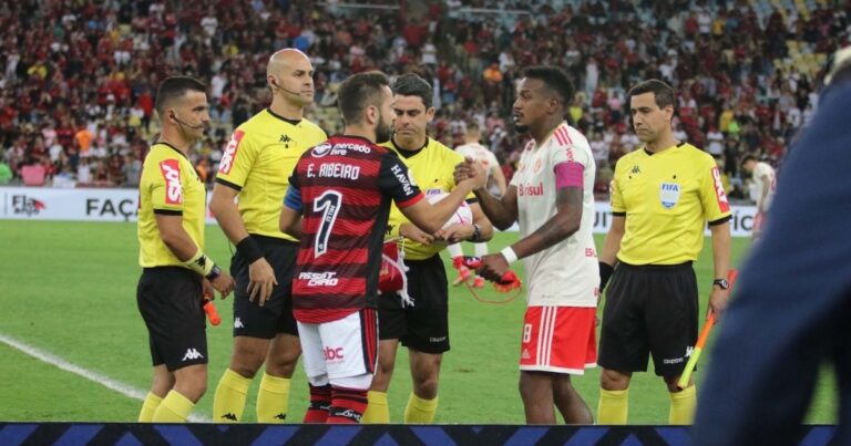 Capa para Flamengo x Internacional
